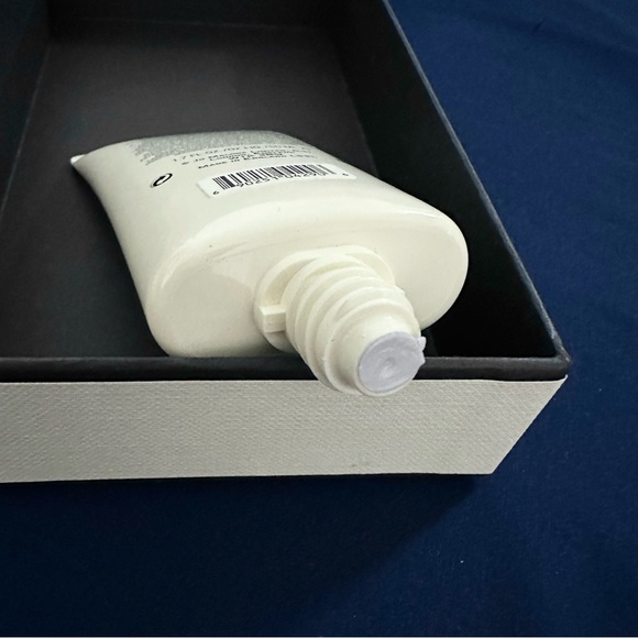 Jo Malone London Hand Cream Geranium And Walnut 1.7 fl oz/50mL In Box - Picture 7 of 10